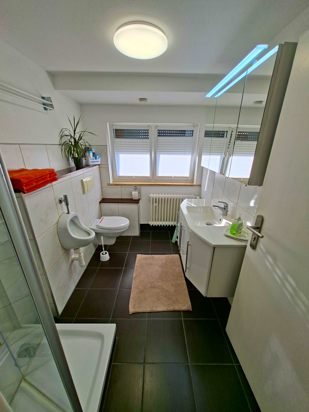 Bad - Ferienwohnung "Am Steigerwaldrand" - www.apartment-steigerwald.de